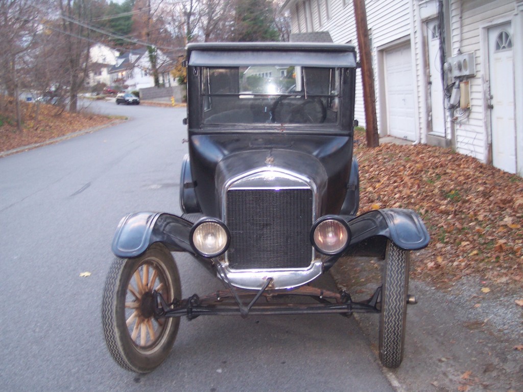 1925 Ford Model T Sedan