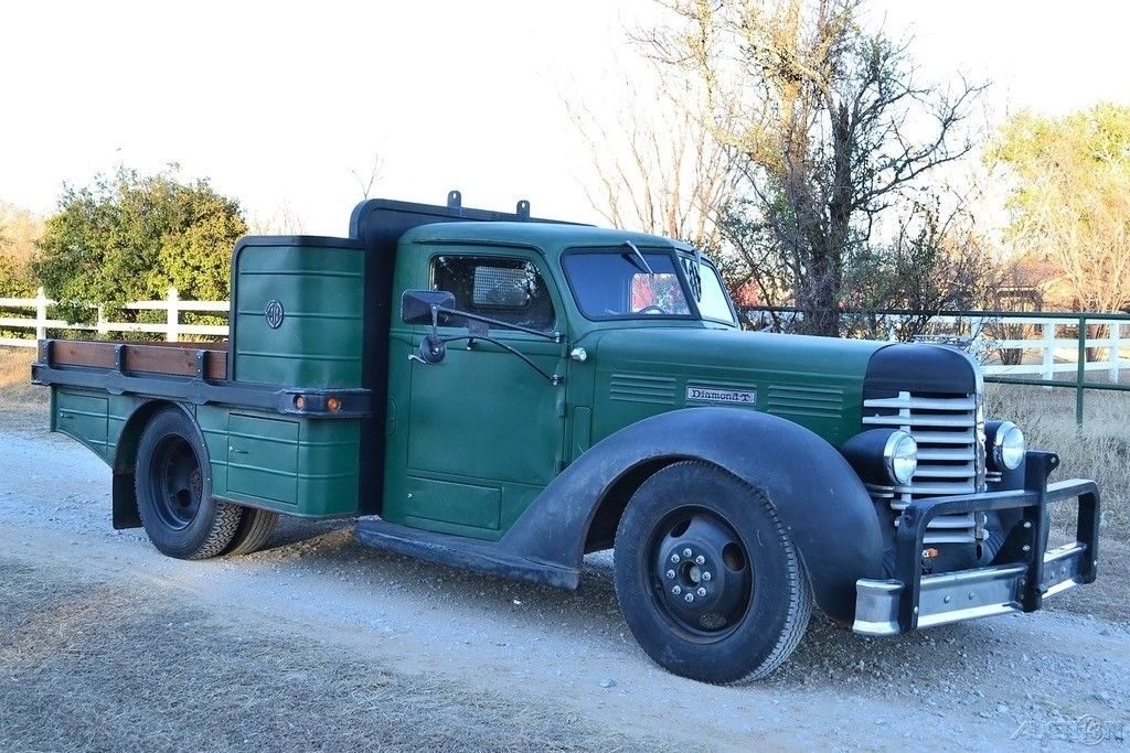 1939 Diamond-T Pickup Truck Custom Dually