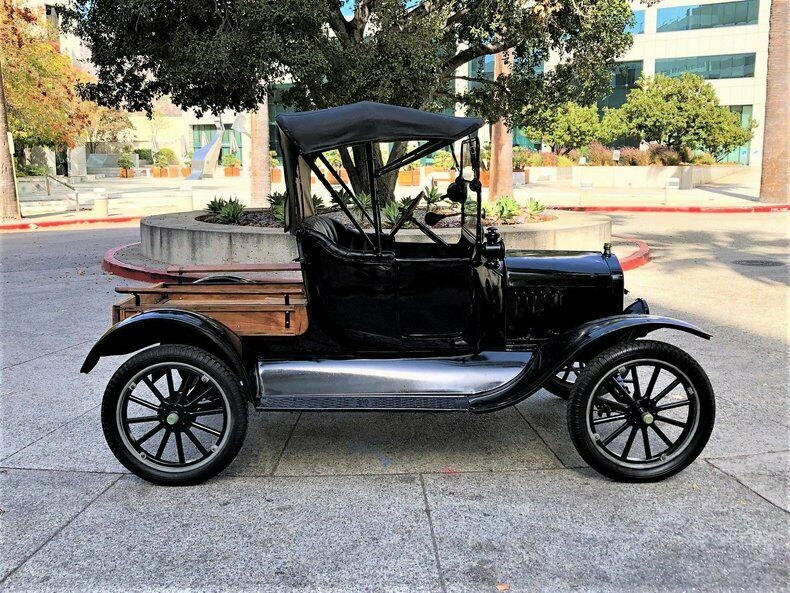 1917 Ford Model T Roadster