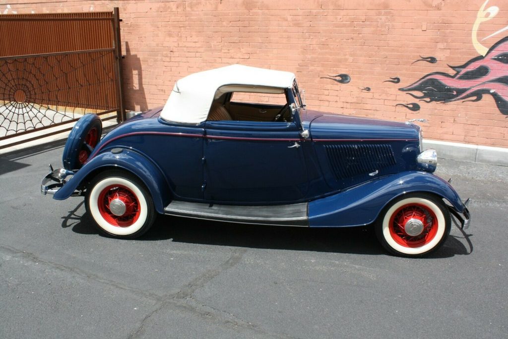 1933 Ford cabriolet