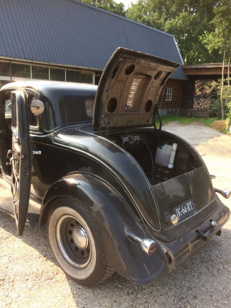 1934 Plymouth Deluxe PE Model