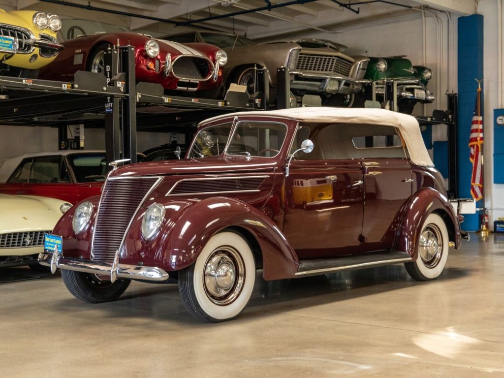 1937 Ford Deluxe 221 V8 Phaeton