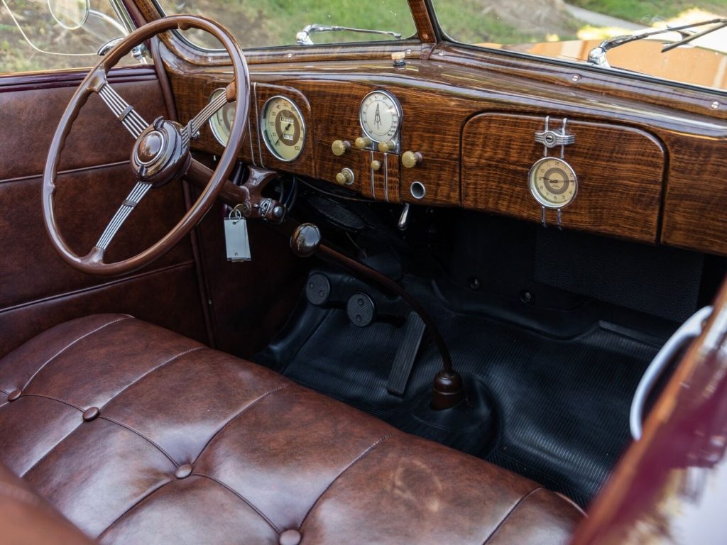 1937 Ford Deluxe 221 V8 Phaeton