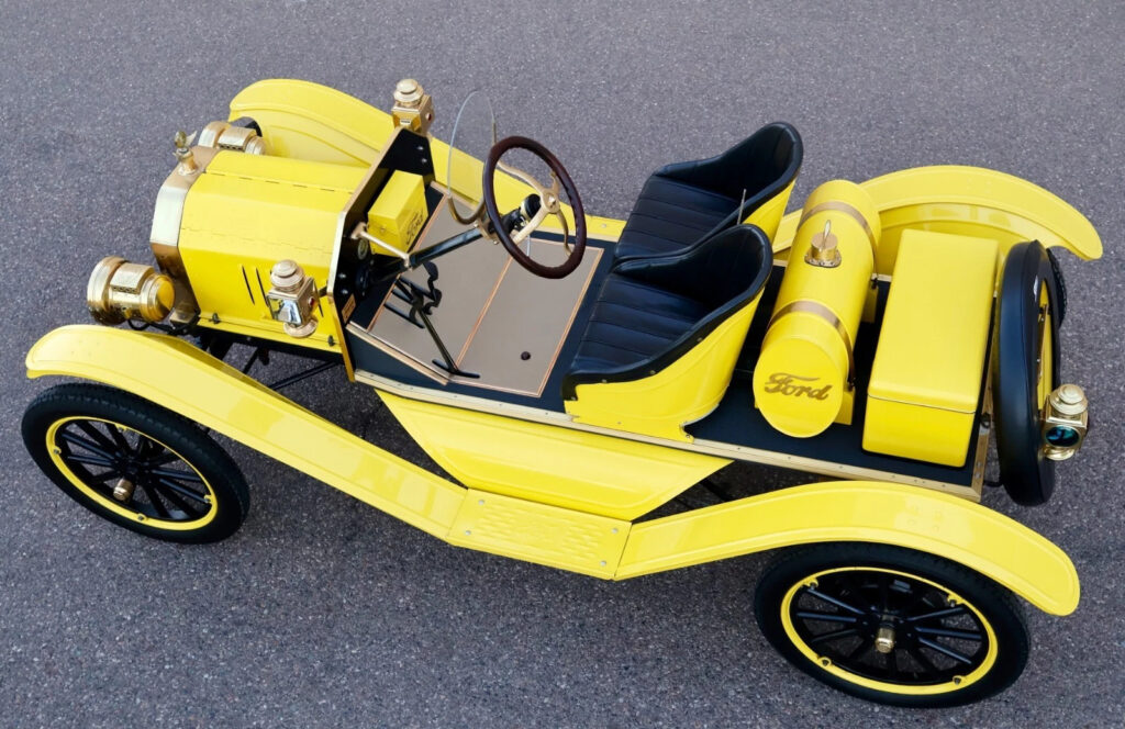 1915 Ford Model T Speedster Ford Brass Show Car Runs & Drives Excellent !