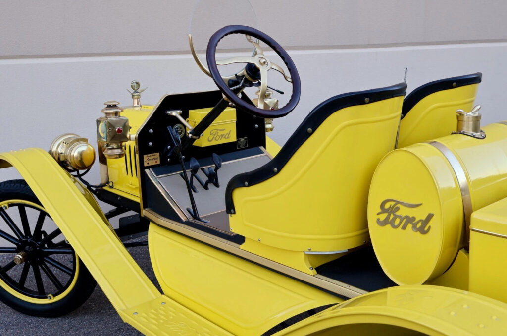 1915 Ford Model T Speedster Ford Brass Show Car Runs & Drives Excellent !