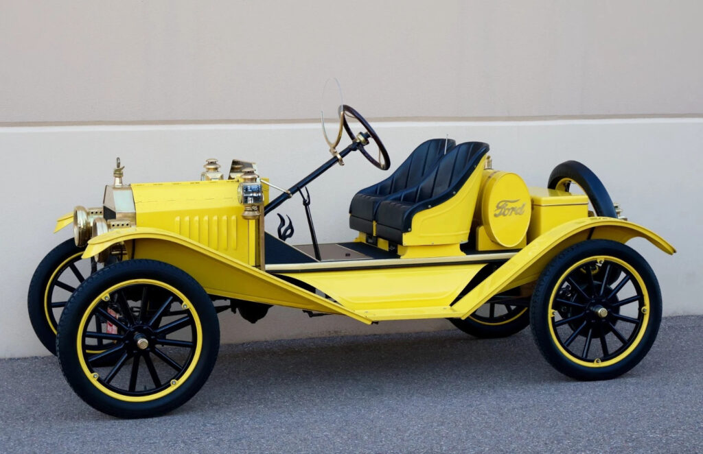 1915 Ford Model T Speedster Ford Brass Show Car Runs & Drives Excellent !