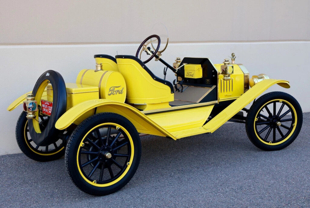 1915 Ford Model T Speedster Ford Brass Show Car Runs & Drives Excellent !