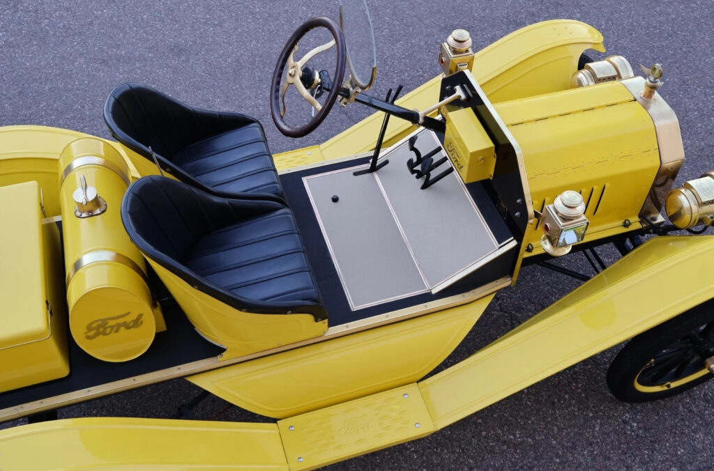 1915 Ford Model T Speedster Ford Brass Show Car Runs & Drives Excellent !