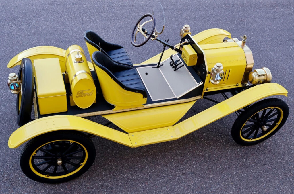 1915 Ford Model T Speedster Ford Brass Show Car Runs & Drives Excellent !